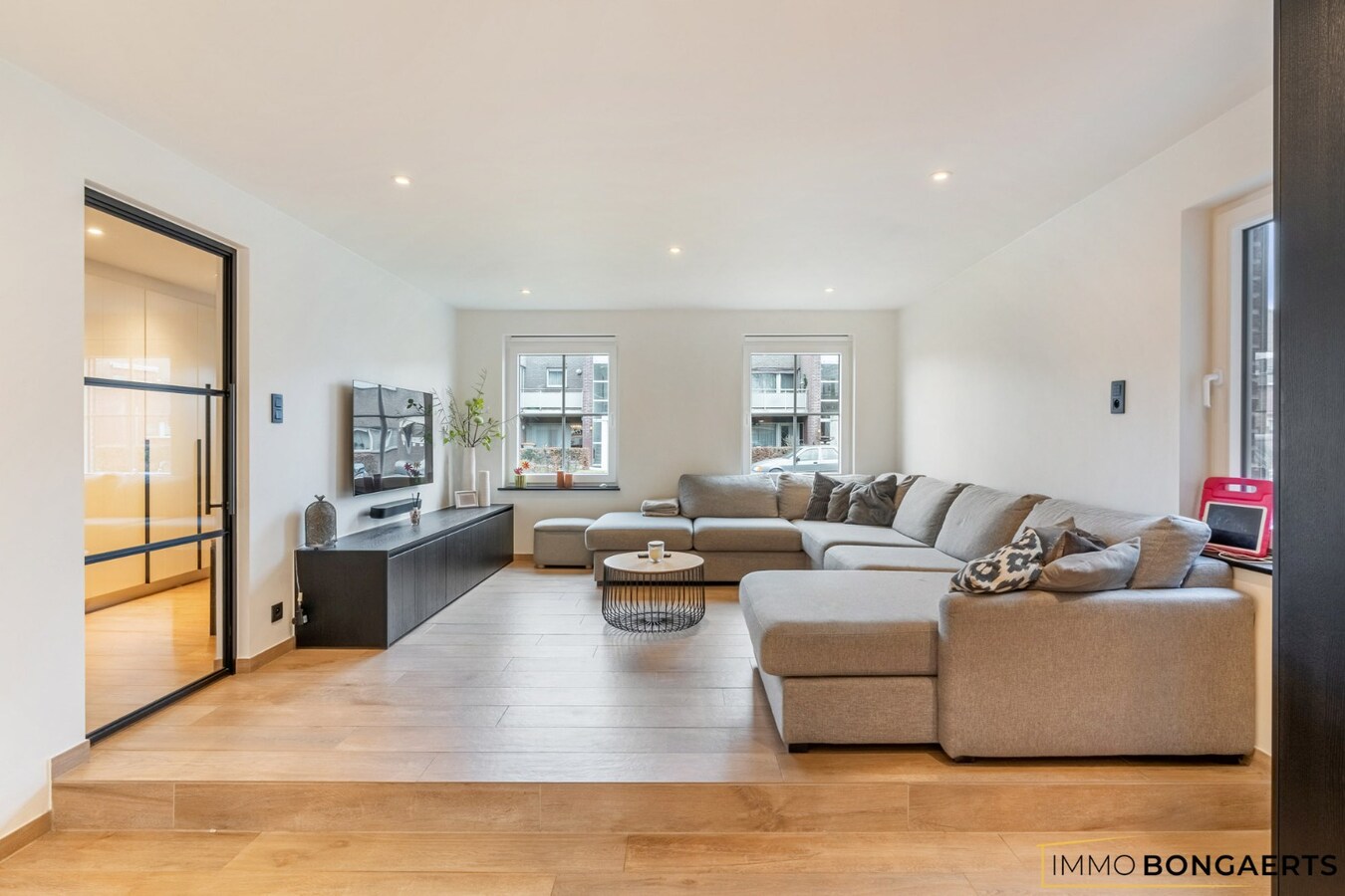 Gerenoveerde woning met 4 slaapkamers op rustige ligging 