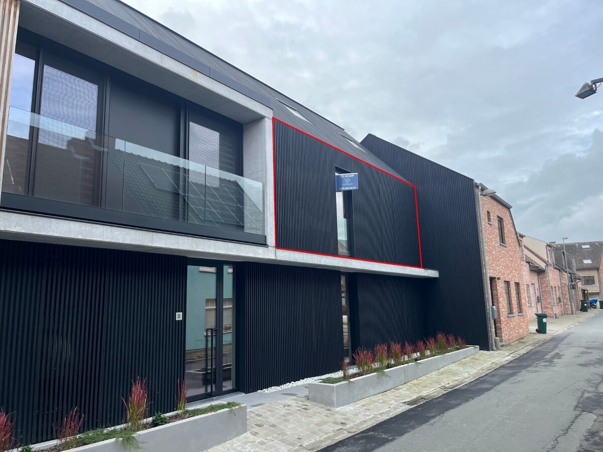 Ruim 2 slpk-appartement incl. staanplaats en kelderberging. 