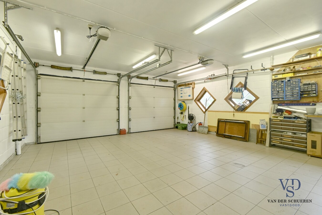 Ruim handelspand met penthouse in villastijl 