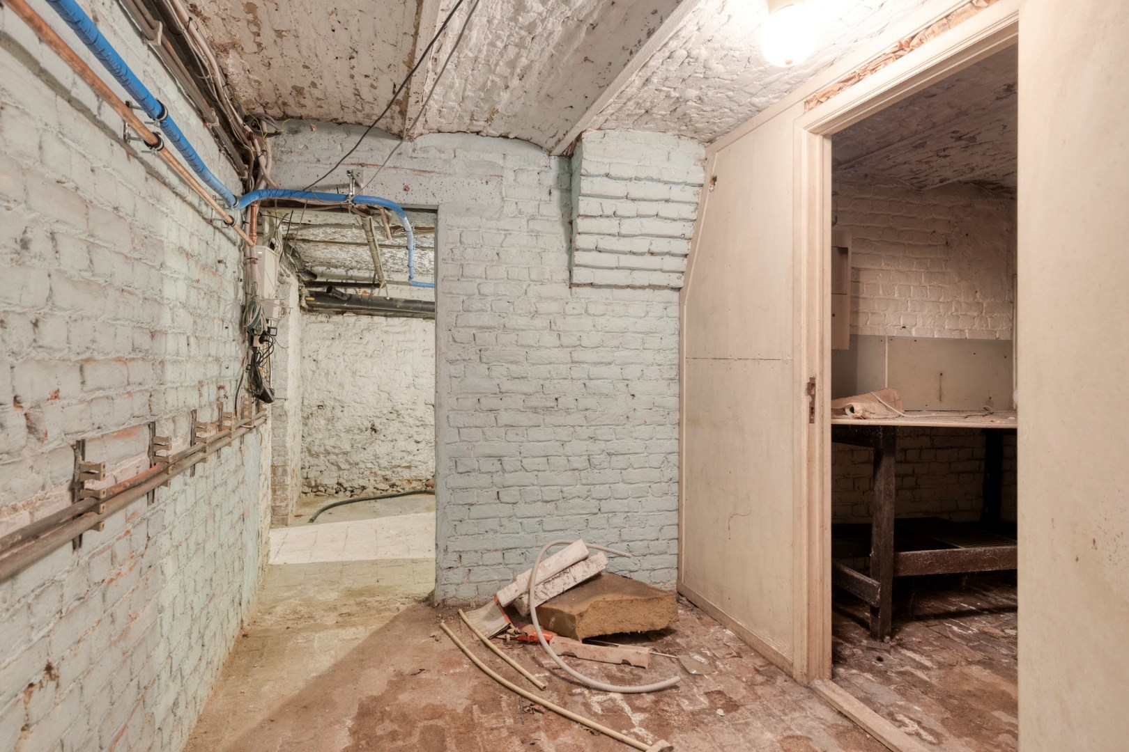 Super gelegen handelspand met garage in Heverlee! - totale oppervlakte +/- 260 m² + kelder van 38m² 