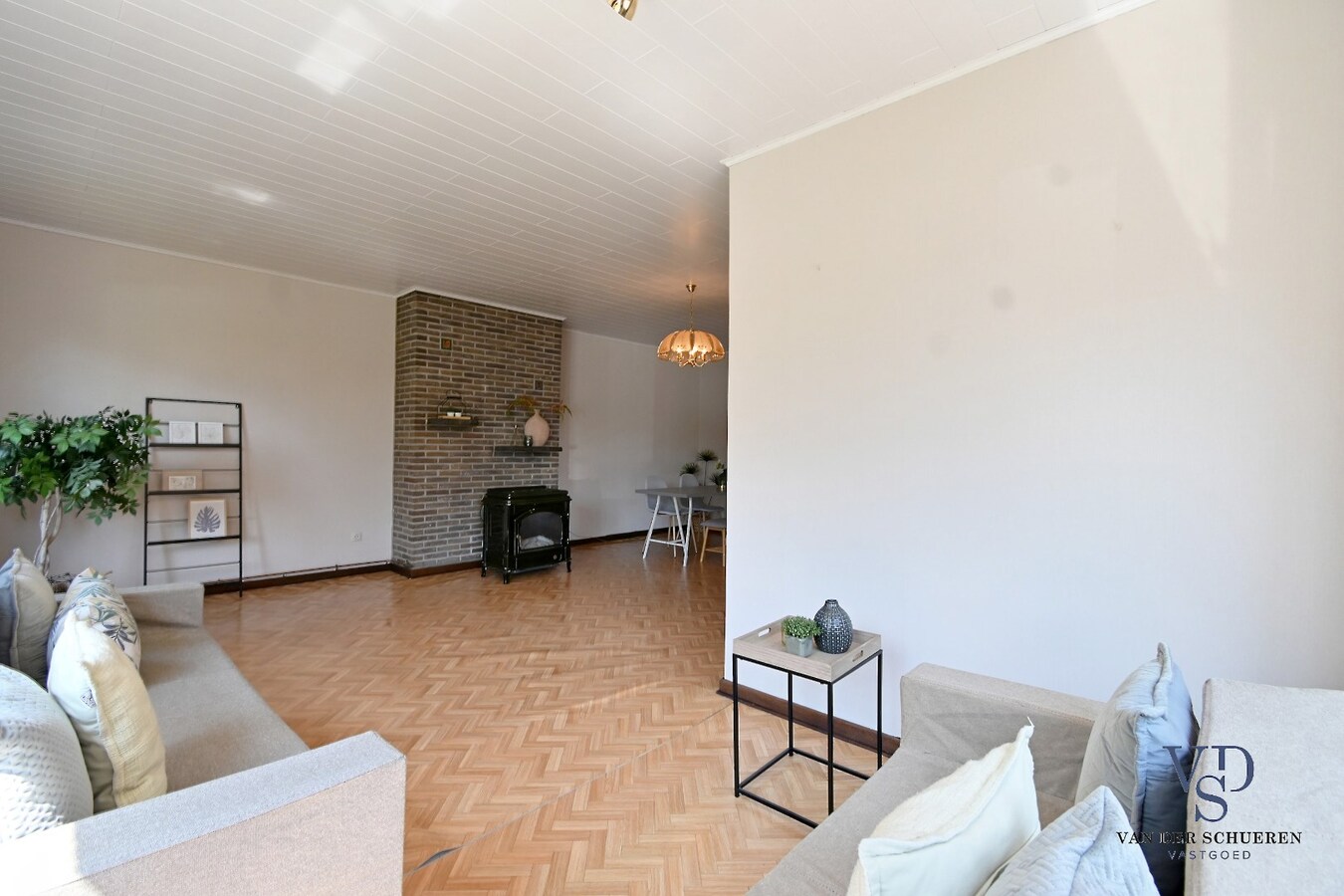 Ruime Half Open Bebouwing in rustige buurt 