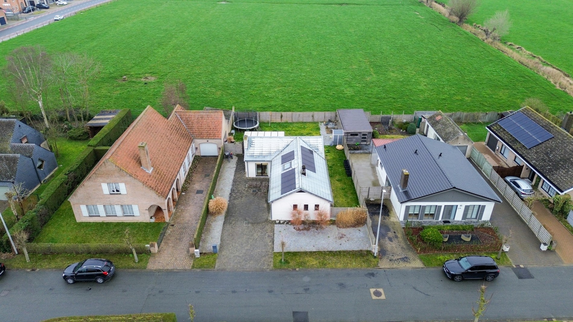 Toffe instapklare woning, 3 slpk, garage, tuin, gunstige gelegen in Gistel 