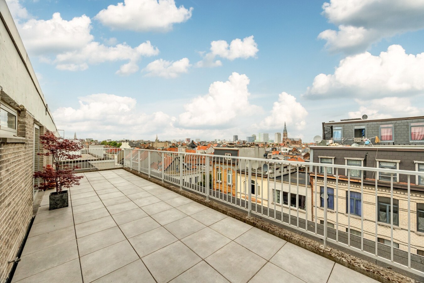Zeer ruim appt. met 3 slpk en 2 terrassen te Antwerpen! 
