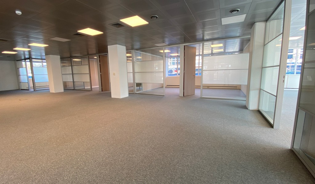 Kantoorruimte te huur in Sluispark aan R4 in Merelbeke