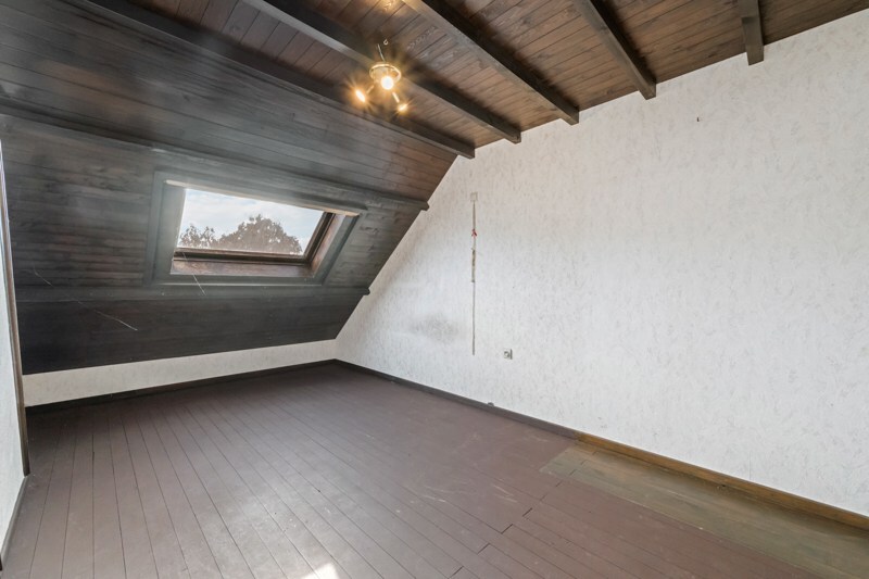 Te renoveren vrijstaande woning met prachtig uitzicht in natuurgebied 