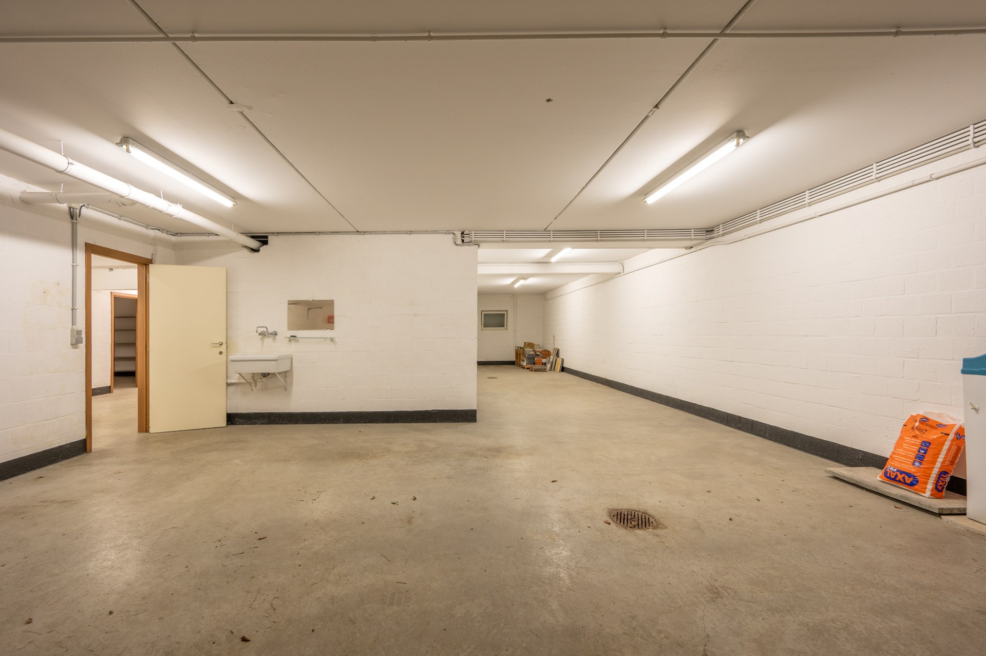 Ontdek deze karaktervolle villa, rustig gelegen in het gegeerde Duinbergen, op wandelafstand van het strand (incl. zeer ruime dubbele inpandige garage) 