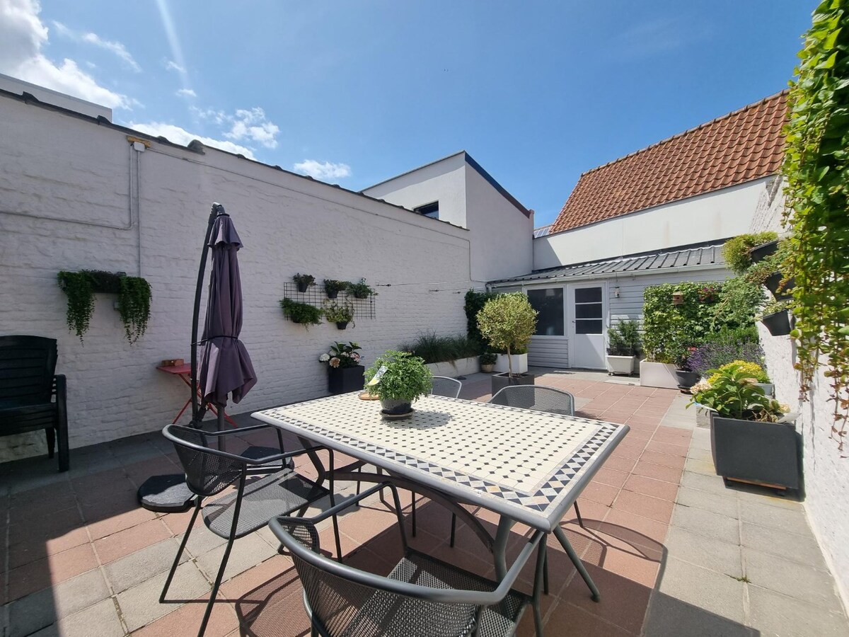 Mooie, karaktervolle &amp; centraal gelegen gezinswoning te Heist 