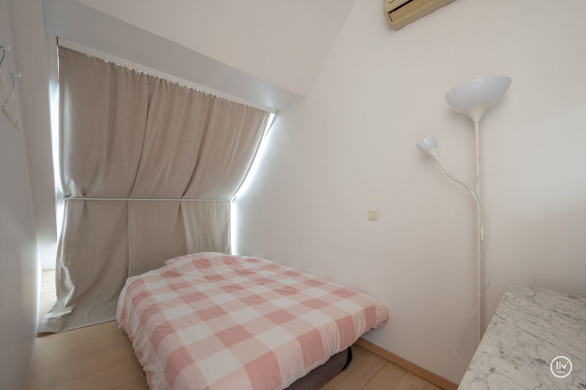 Lichtrijk en stijlvol loftappartement (110 m²) met zonneterras en panoramisch uitzicht in hartje 'Oude Knokke'' 