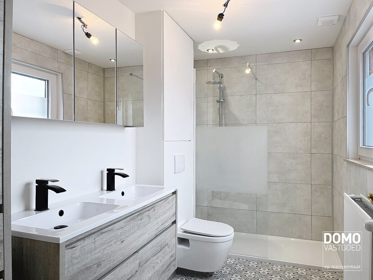 RECENT GERENOVEERDE WONING TE HUUR OP WANDELAFSTAND VAN HET CENTRUM VAN HASSELT 