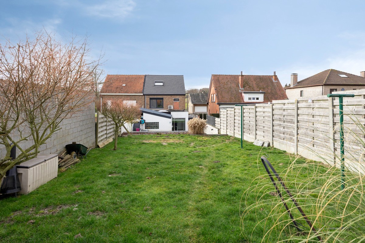 Halfopen bebouwing met 3 slaapkamers, tuin, terras en garage in Bertem! – EPC 128 kWh/m² - bewoonbare opp. 195 m² 