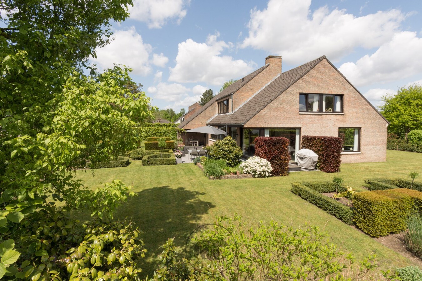 Ruime villa op residentiële toplocatie 