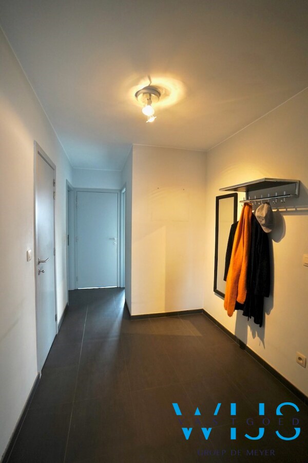 Instapklaar appartement met garage te Oosteeklo ! 