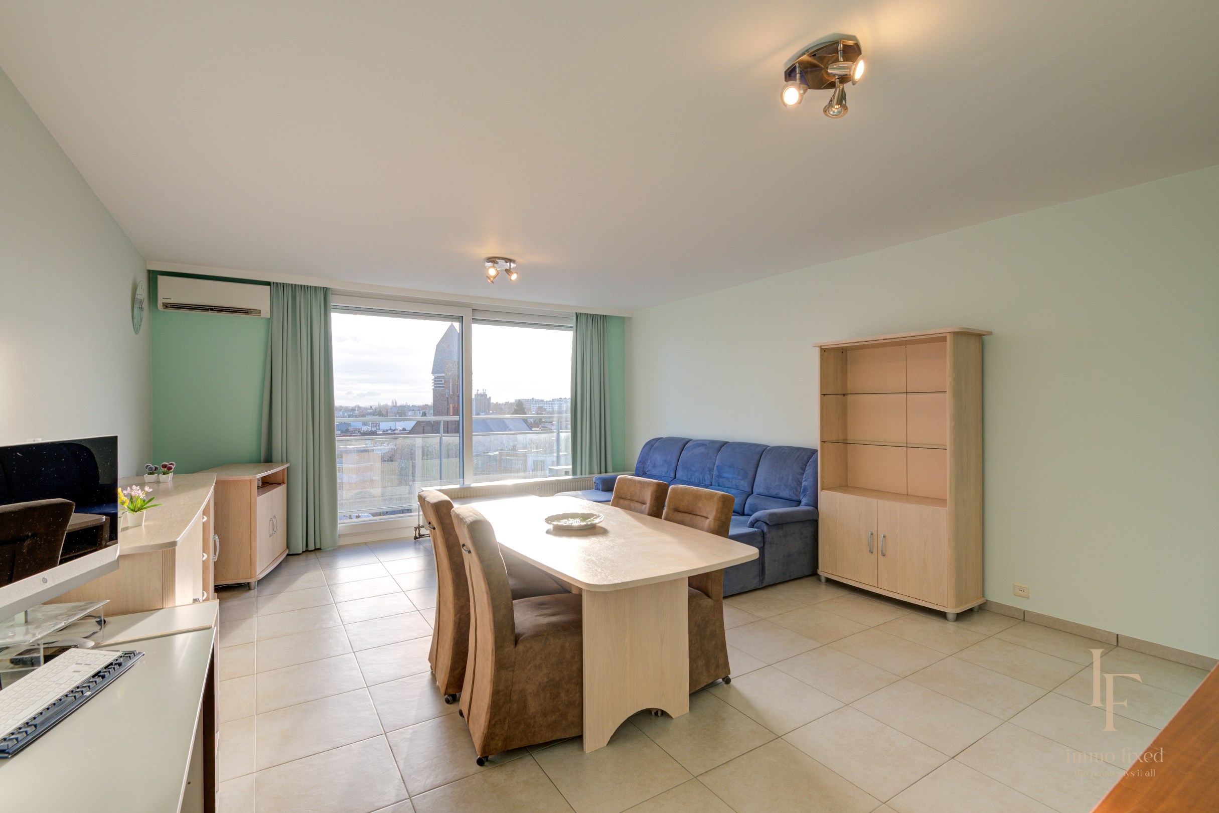 Appartement met 2 slaapkamers én topverbindingen in het hart van Berchem! 