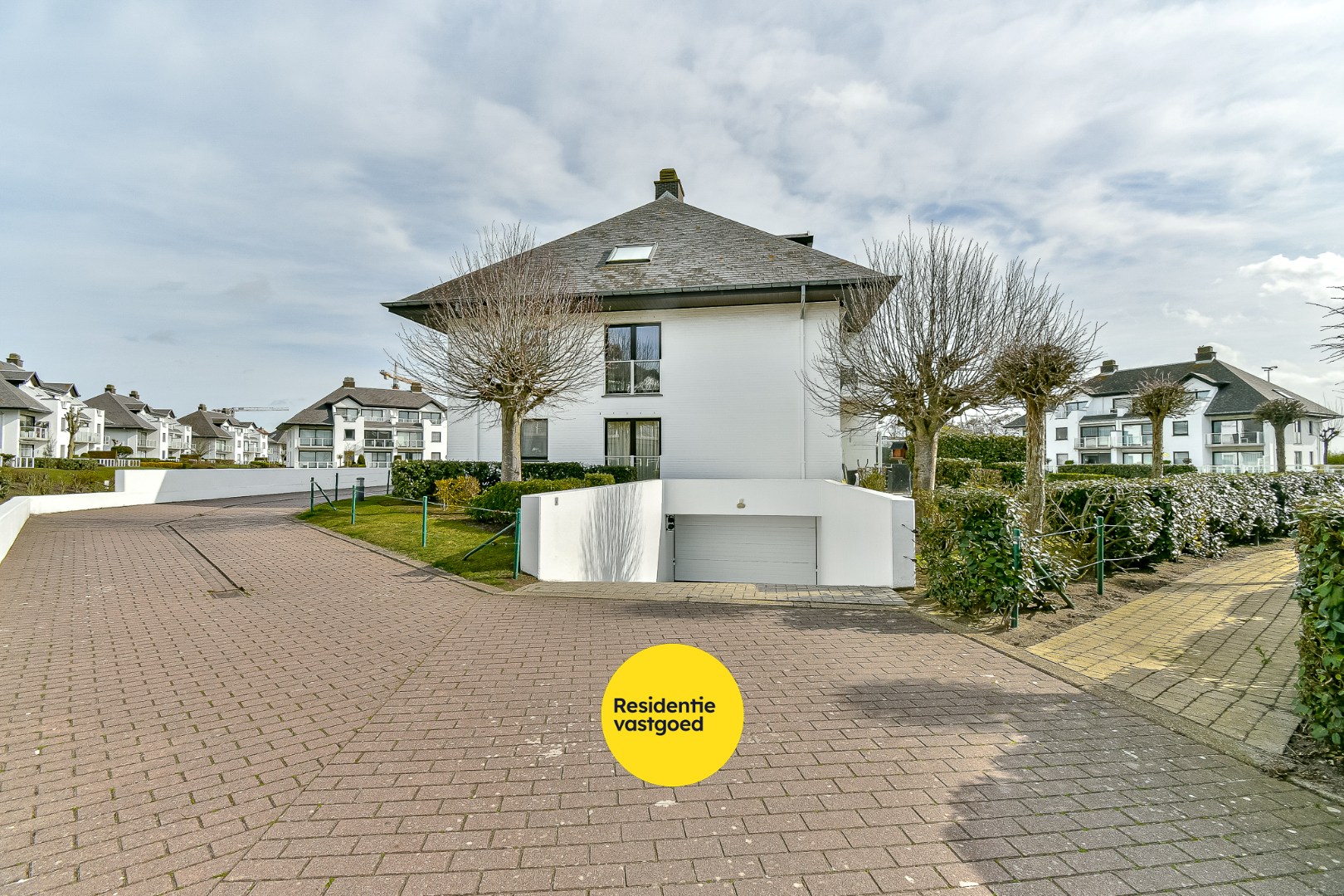 Afgesloten garagebox 