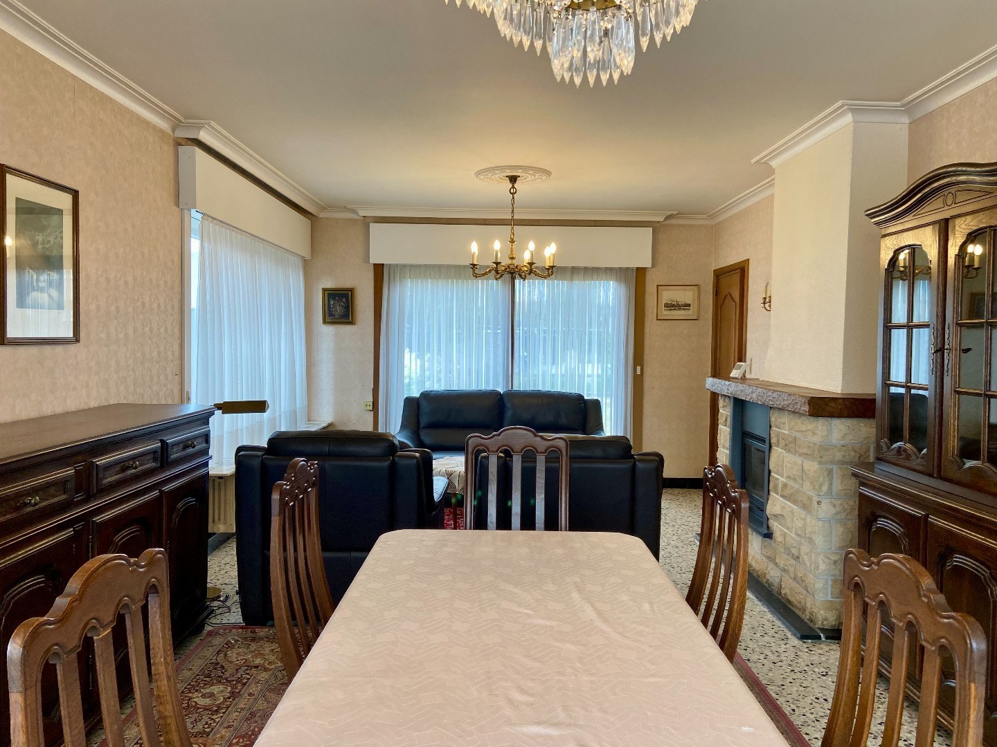 Degelijke te renoveren halfopen woning met tuin en garage op 293 m²! 