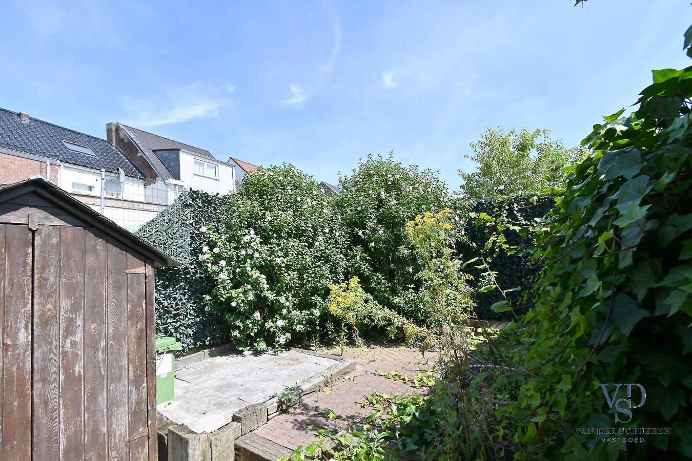 Knusse starterswoning met koertje 