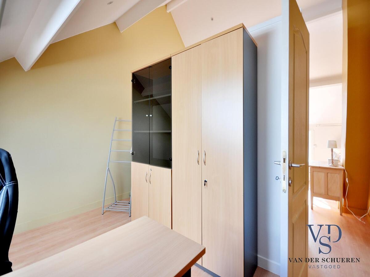 Hippe woning  op amper 350 m van het  UZ !   TOPPER !! 