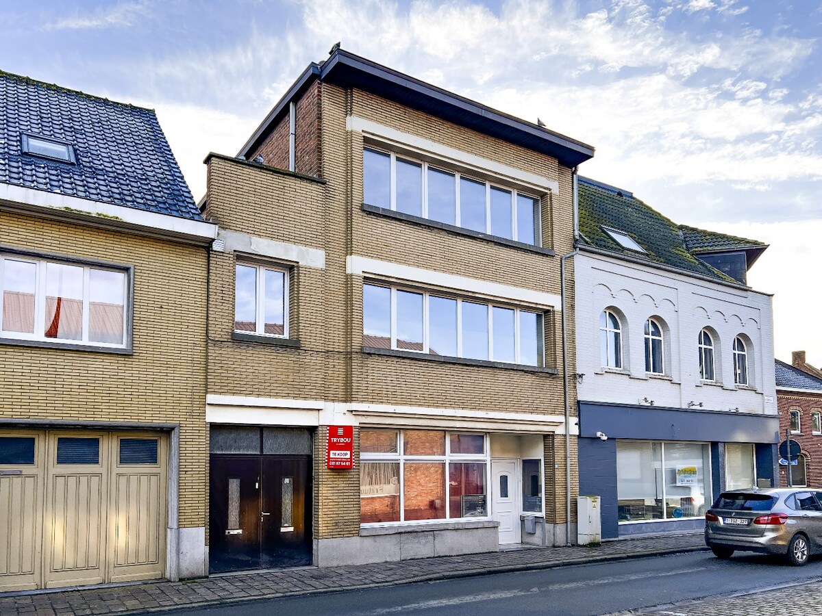 Opbrengsteigendom met 2 appartementen 