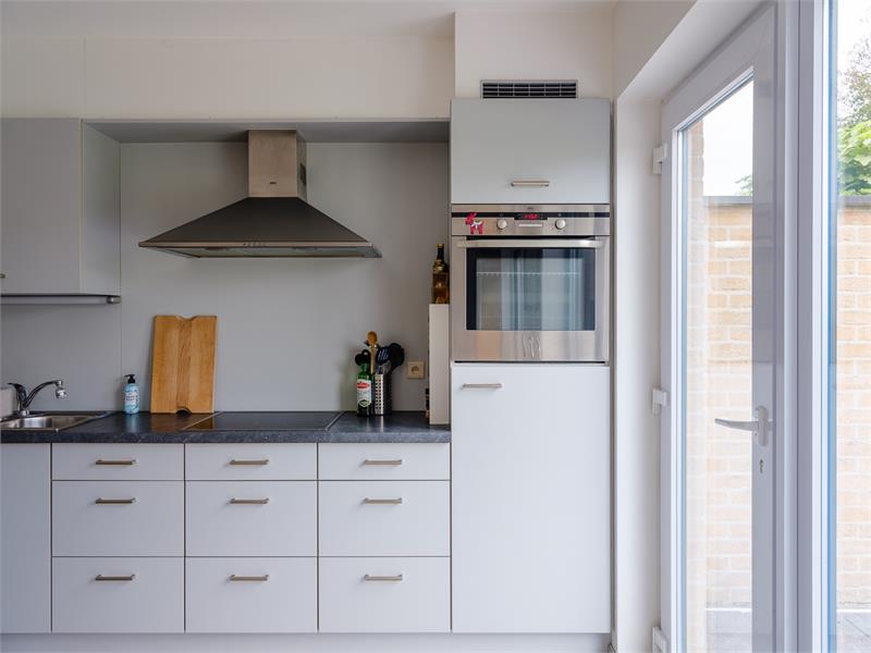 Prachtige, instapklare, halfopen bebouwing in rustige, residentiële wijk in Sleidinge. 