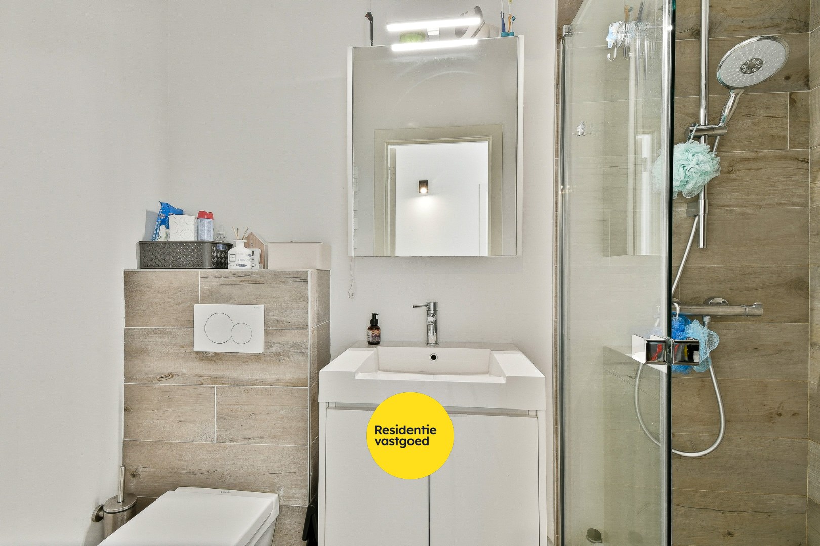 Appartement met zijdelings zeezicht en prachtig verzicht 
