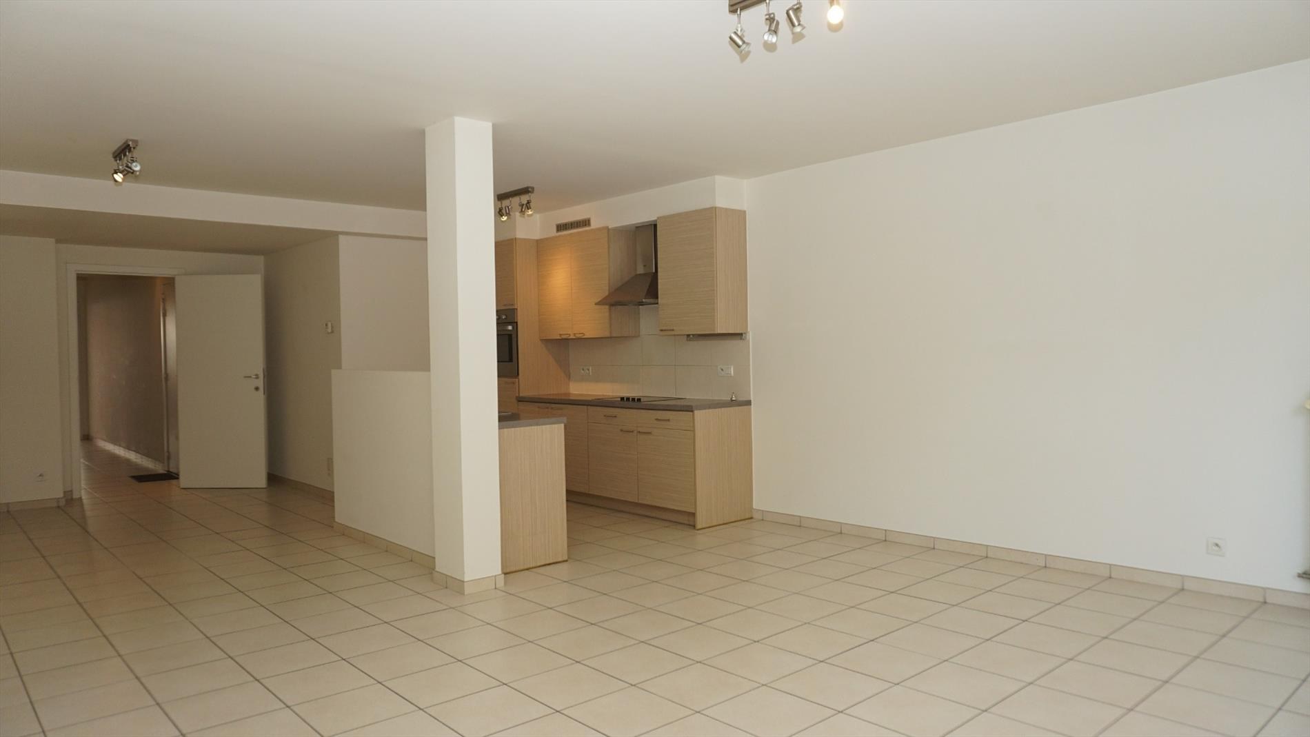 APP. AU REZ-DE-CHAUSSEE AVEC TERRASSES A 50 METRES DE LA DIGUE 