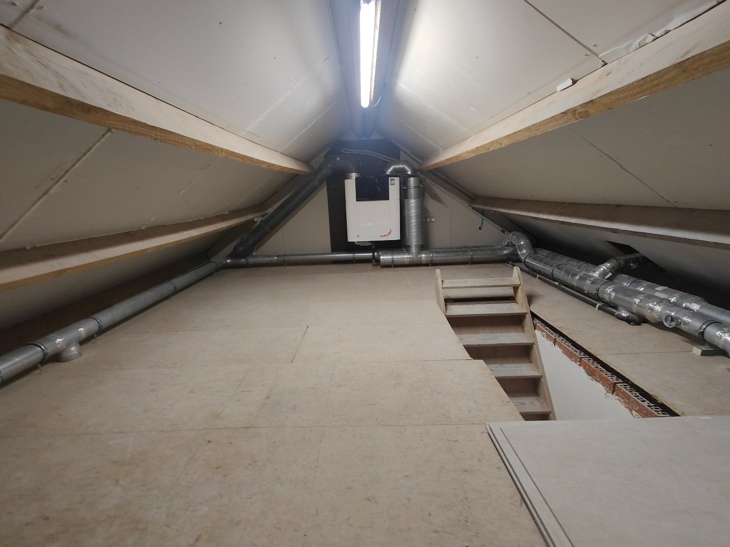 Energiezuinige woning met garage op rustige landelijke locatie 