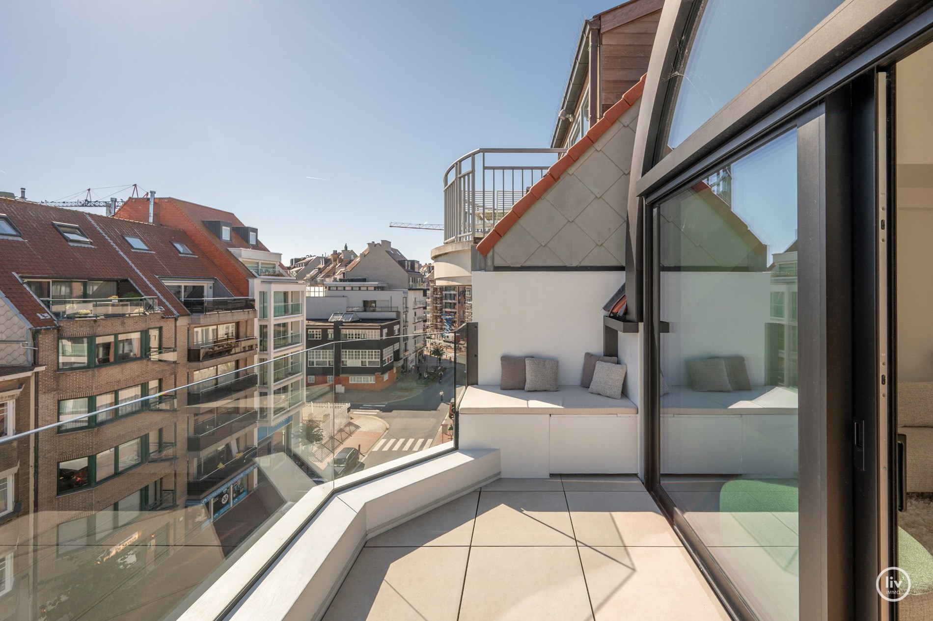 Uitzonderlijk luxueus afgewerkte duplex met royale terrassen, op topligging te Dumortierlaan. Hier werd over elk detail nagedacht 