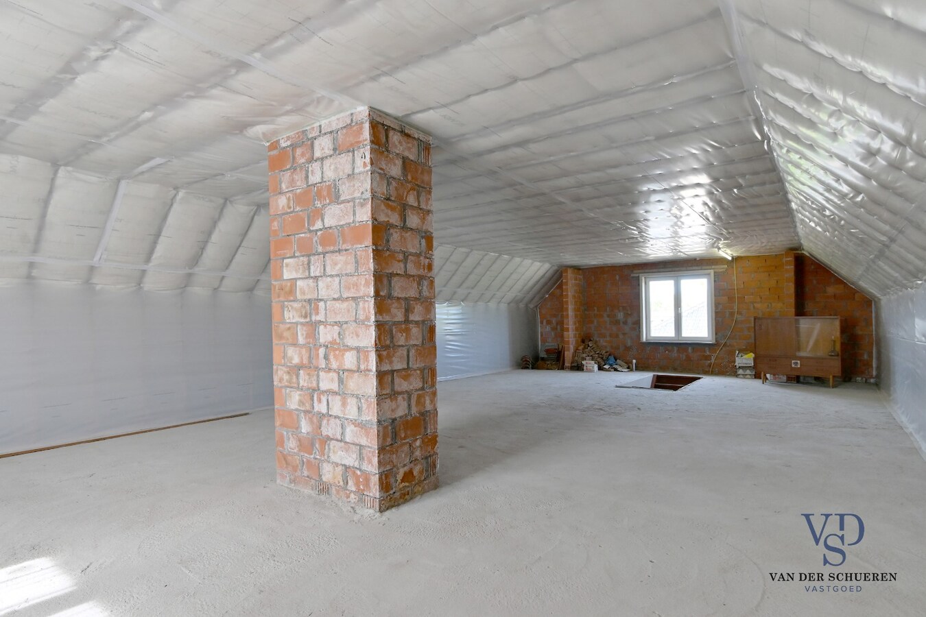 Ruime woning op unieke locatie in het groen, vlakbij Dikkele 