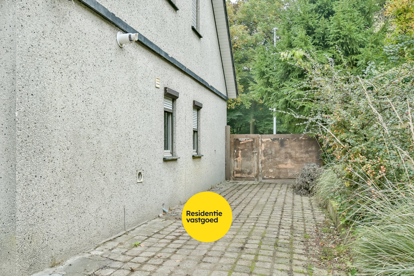 Te renoveren woning langs het Nieuwenhovebos! 