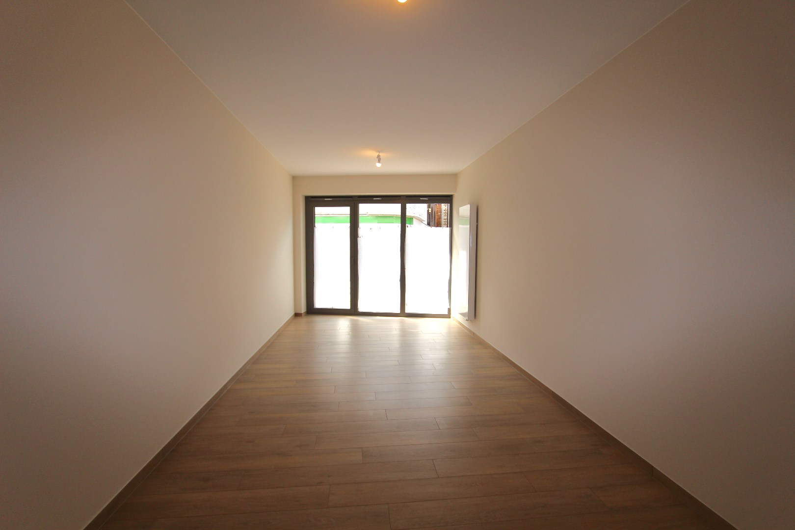 LUXE APPARTEMENT MET GROOT TERRAS - GELIJKVLOERS 