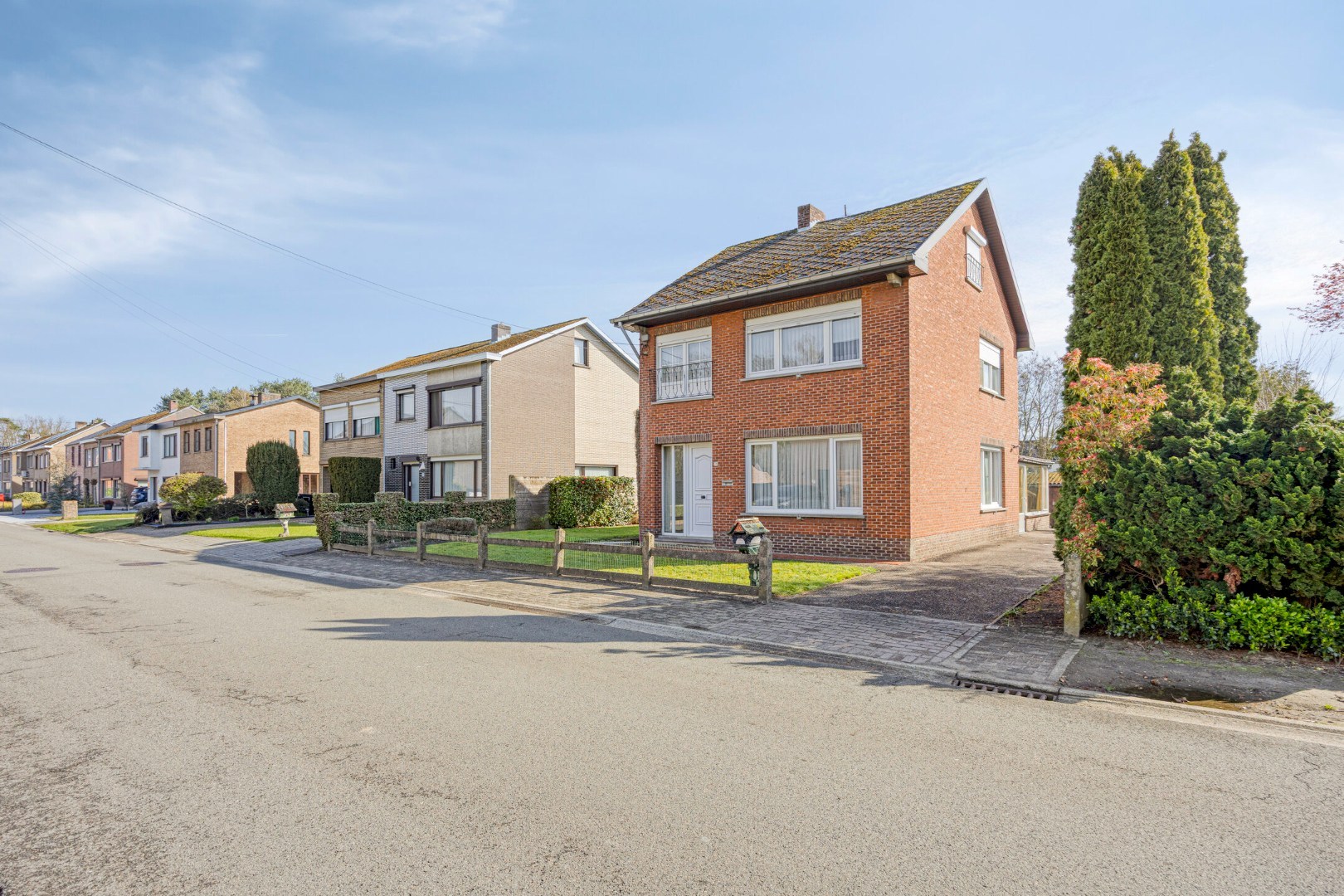 Te renoveren woning met 4 slpk. in het centrum van Geel-Winkelomheide 