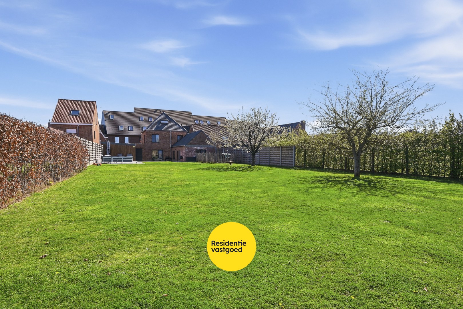 Volledig gerenoveerde alleenstaande woning op toplocatie in Zedelgem 