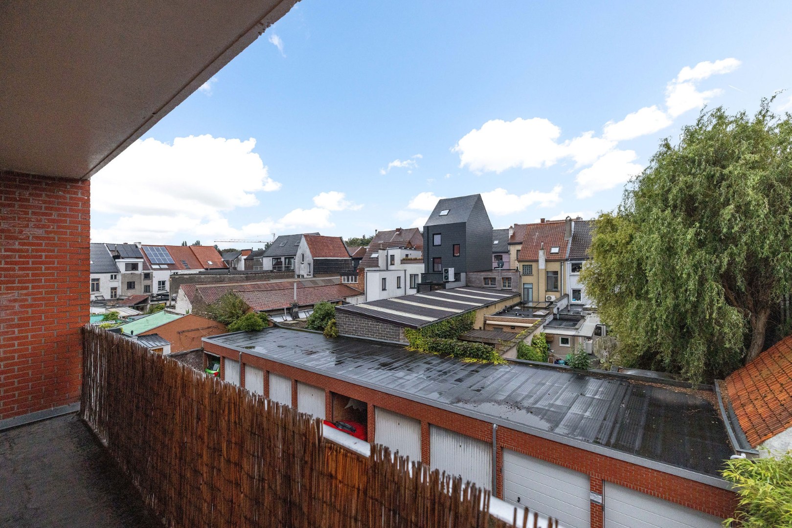 Lichtrijk appartement met 2 slaapkamers en zuidoostgericht terras nabij Gent-Dampoort 
