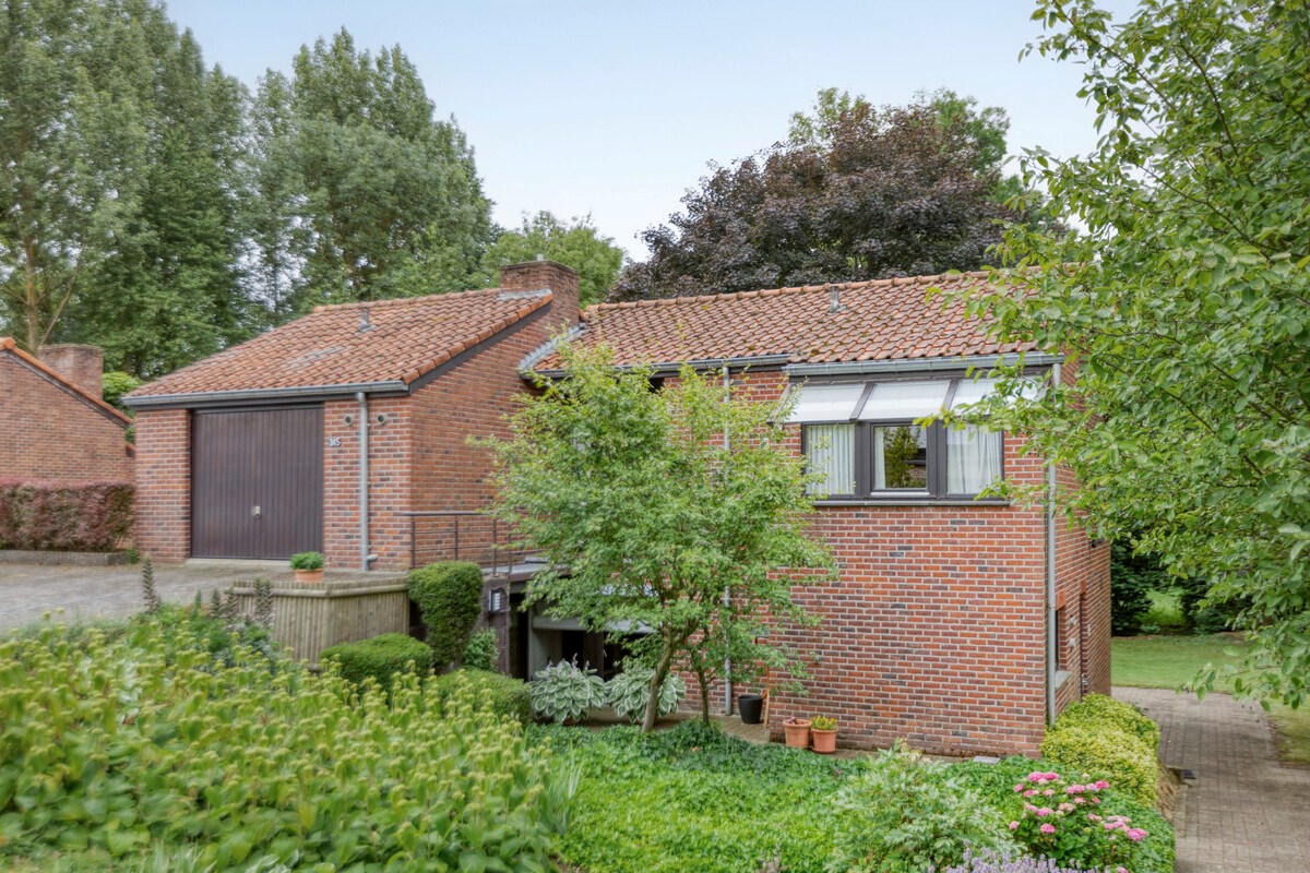 Ruime open bebouwing met zalige tuin in Tongeren-Borgloon 