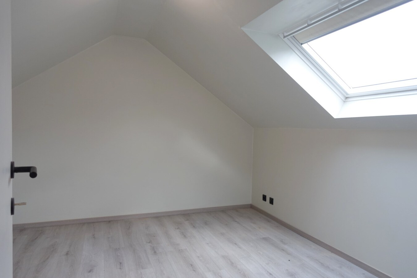 Landelijk gelegen woning met loods! 