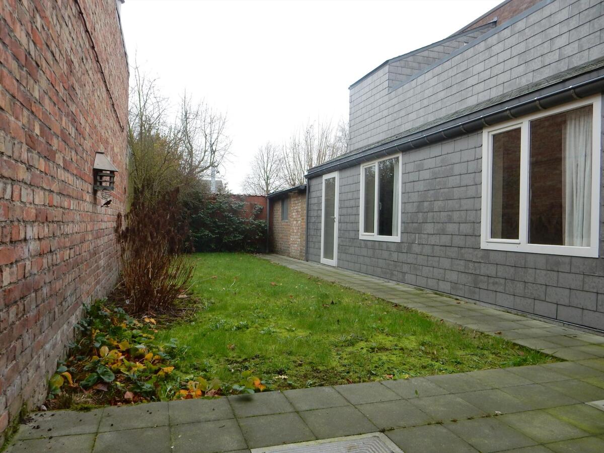 Opbrengsteigendom met 2 appartementen 