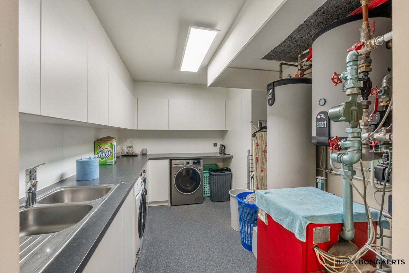 Exclusieve woning met volledig uitgeruste wellnesspraktijk nabij Hasselt 