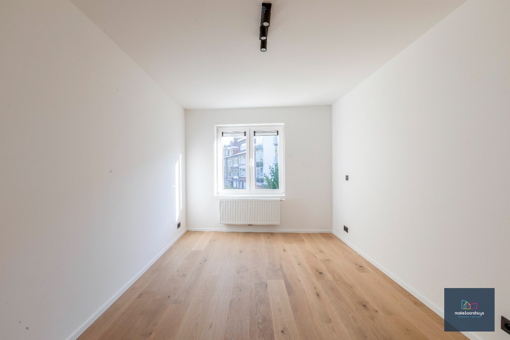 Uniek 3 slpk. appartement  met terras  nabij station Gent-Sint-Pieters 
