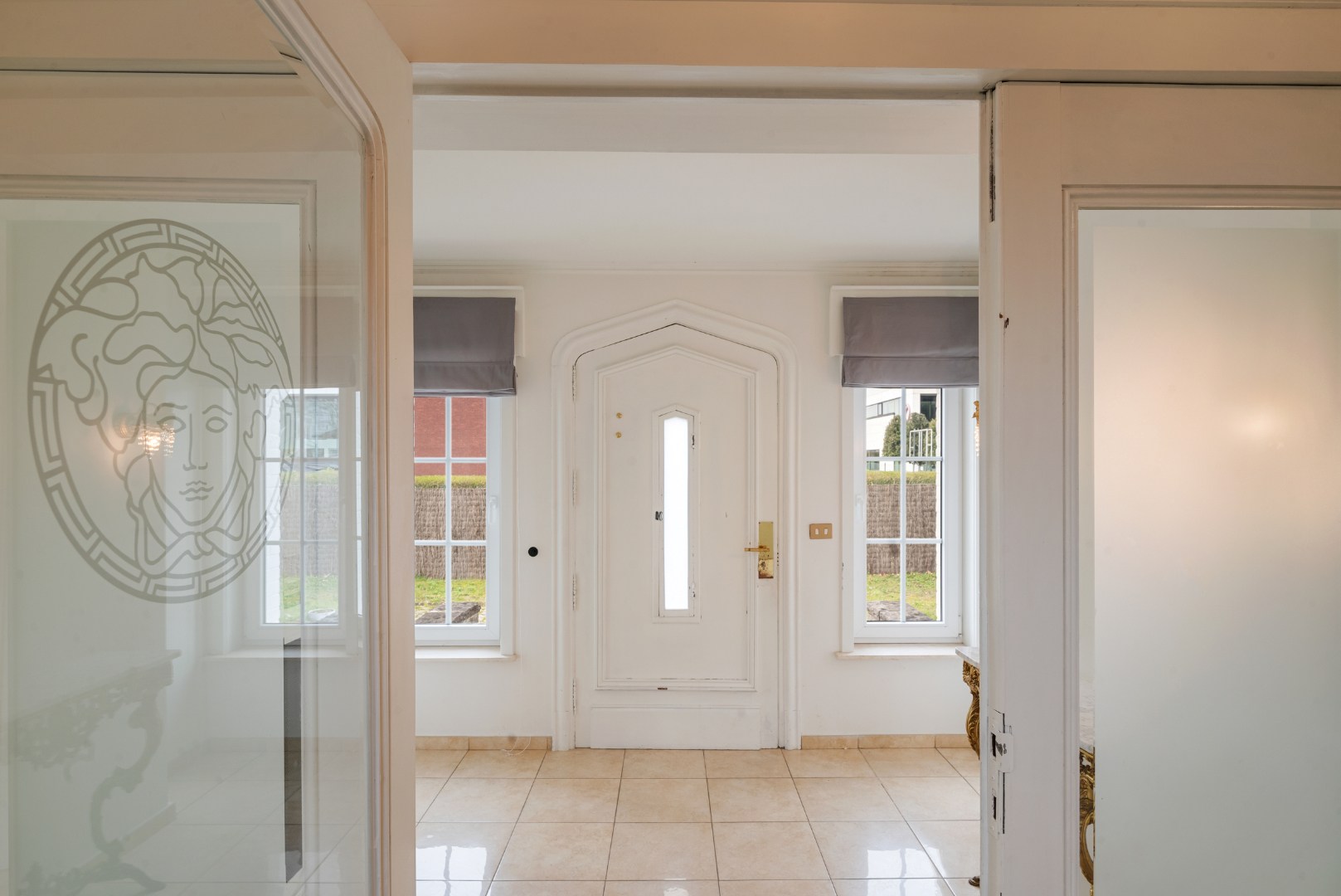 Stijlvolle villa met 5 slaapkamers op mooi perceel van 1325m² 