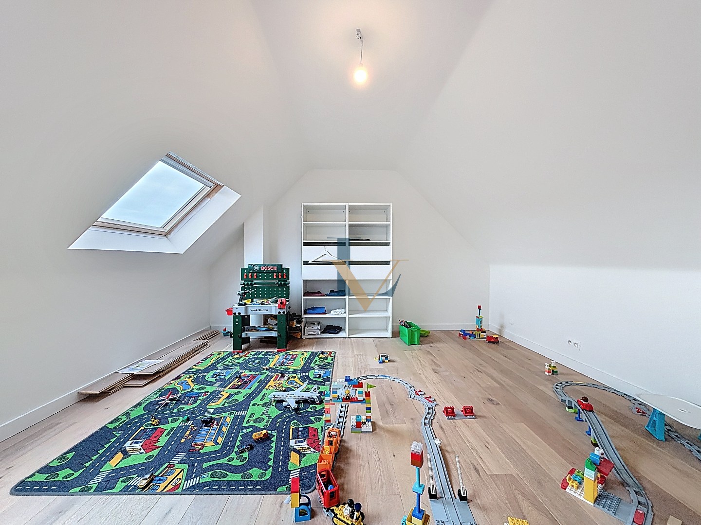 Charmante gerenoveerde rijwoning in pastoriestijl te koop in centrum Schilde 