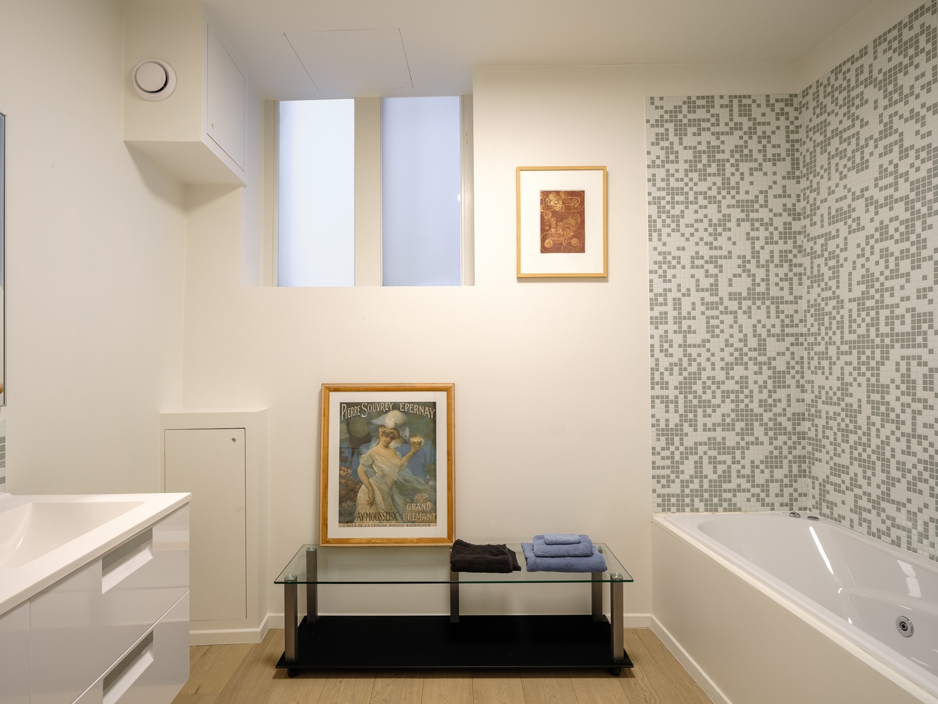 2 slaapkamer appartement met zicht op Korenmarkt en de Sint-Niklaaskerk 