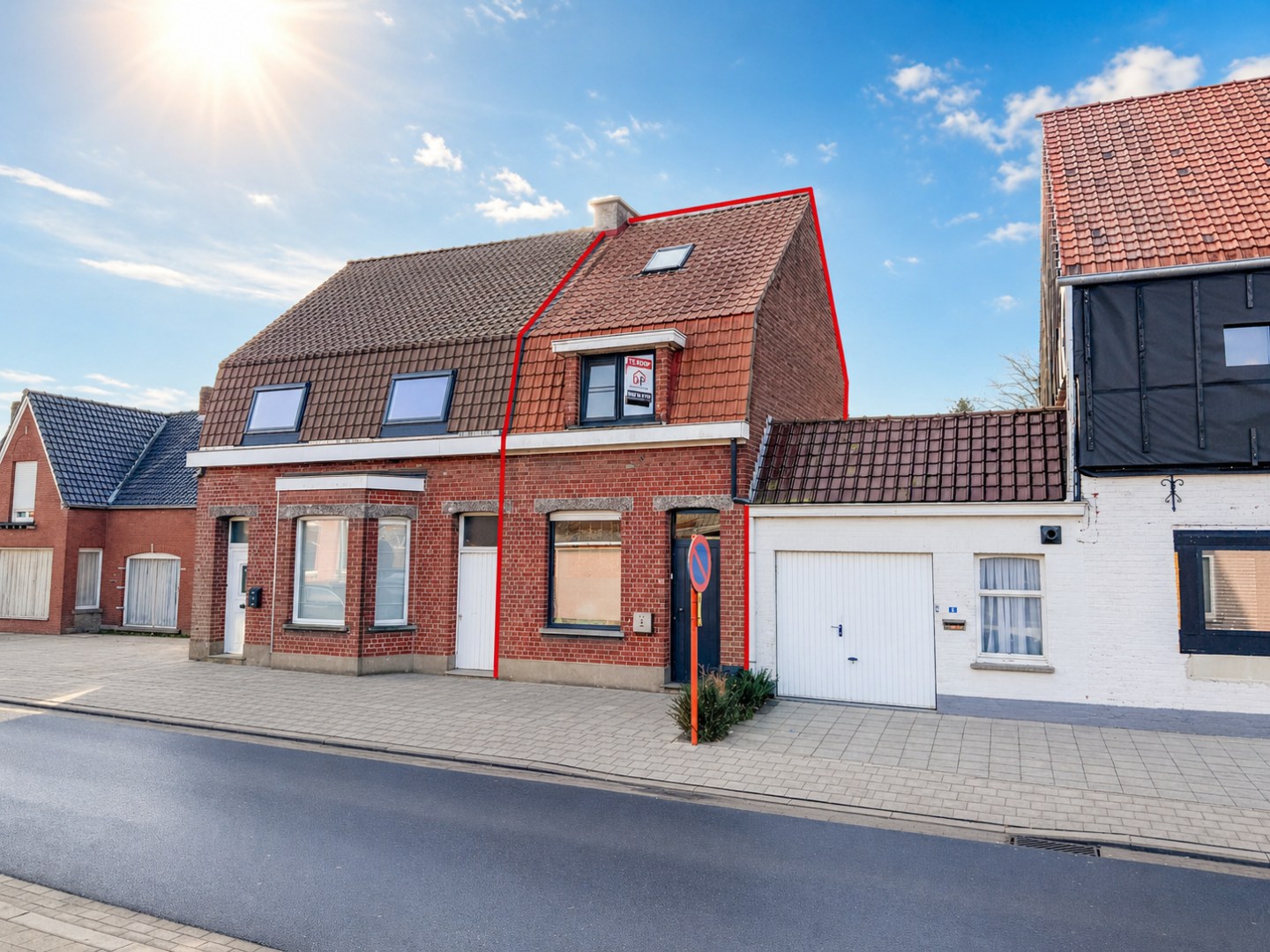 Leuke starterswoning met 2/3 slpk en terras, gunstig gelegen in Lichtervelde 