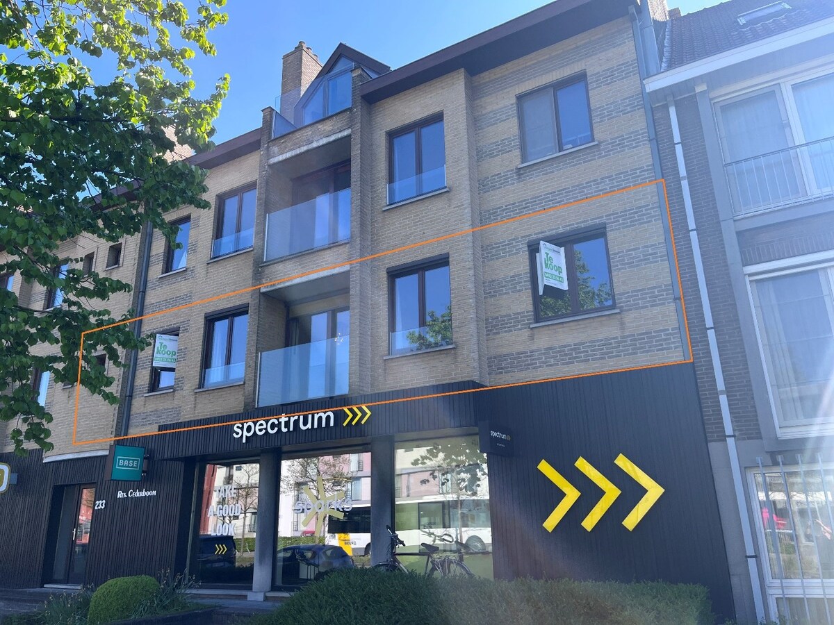 Bijzonder goedgelegen, ruim 3-slaapkamer-appartement met riant zonneterras 