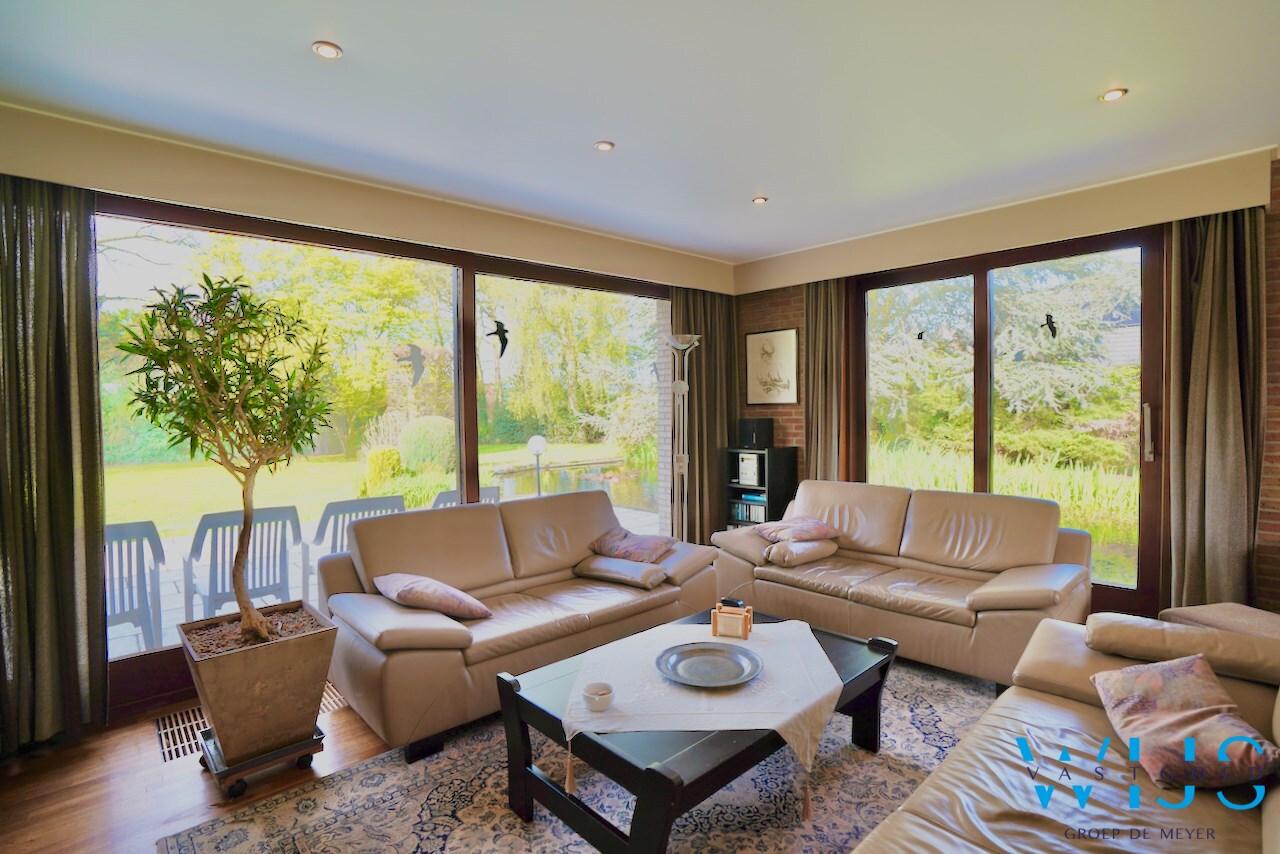 Schitterend woonhuis op een fantastisch perceel van 2859 m² te Drongen ! 