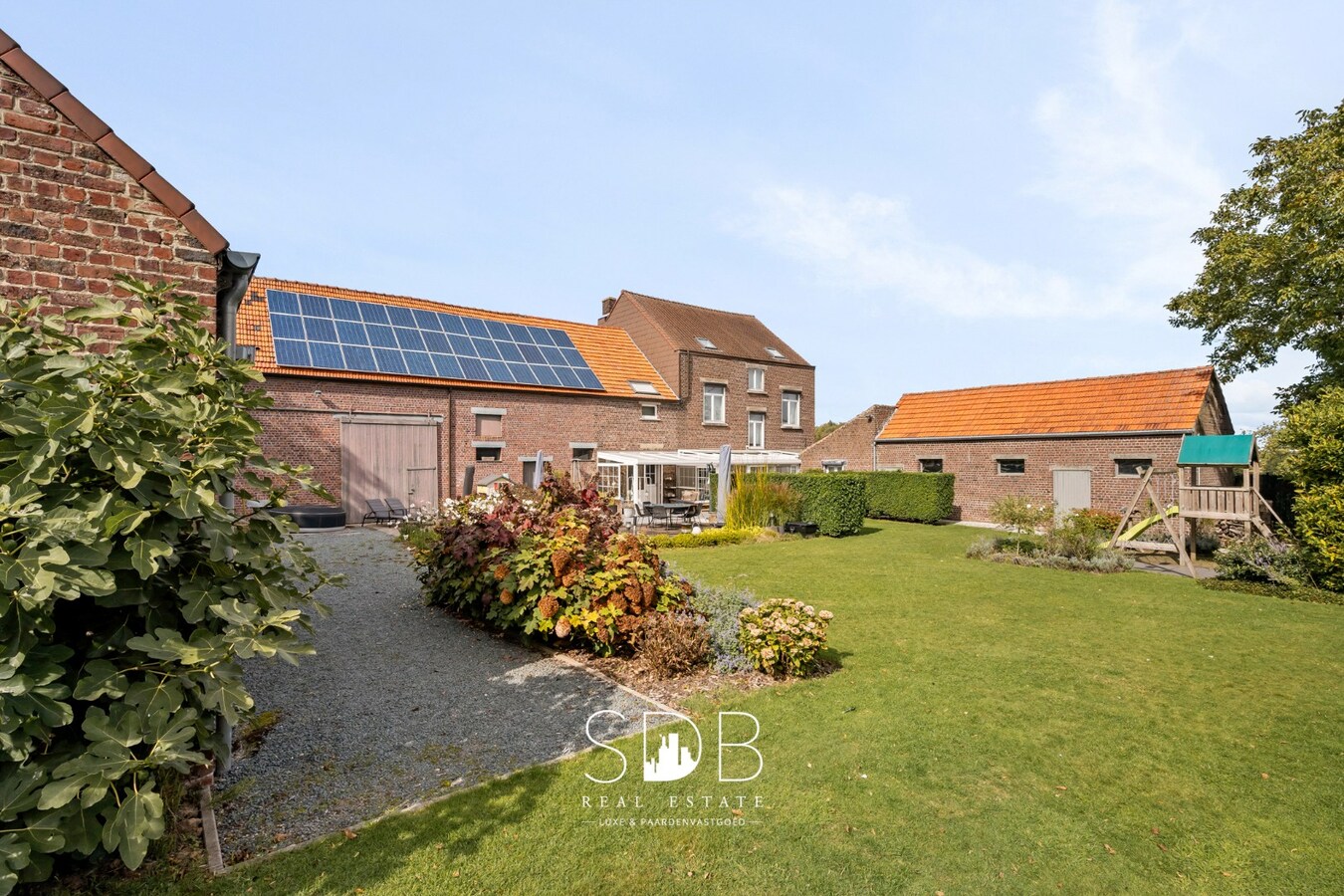 Prachtige landelijke hoeve woning met gezinstuin en graslanden op 1hectare 