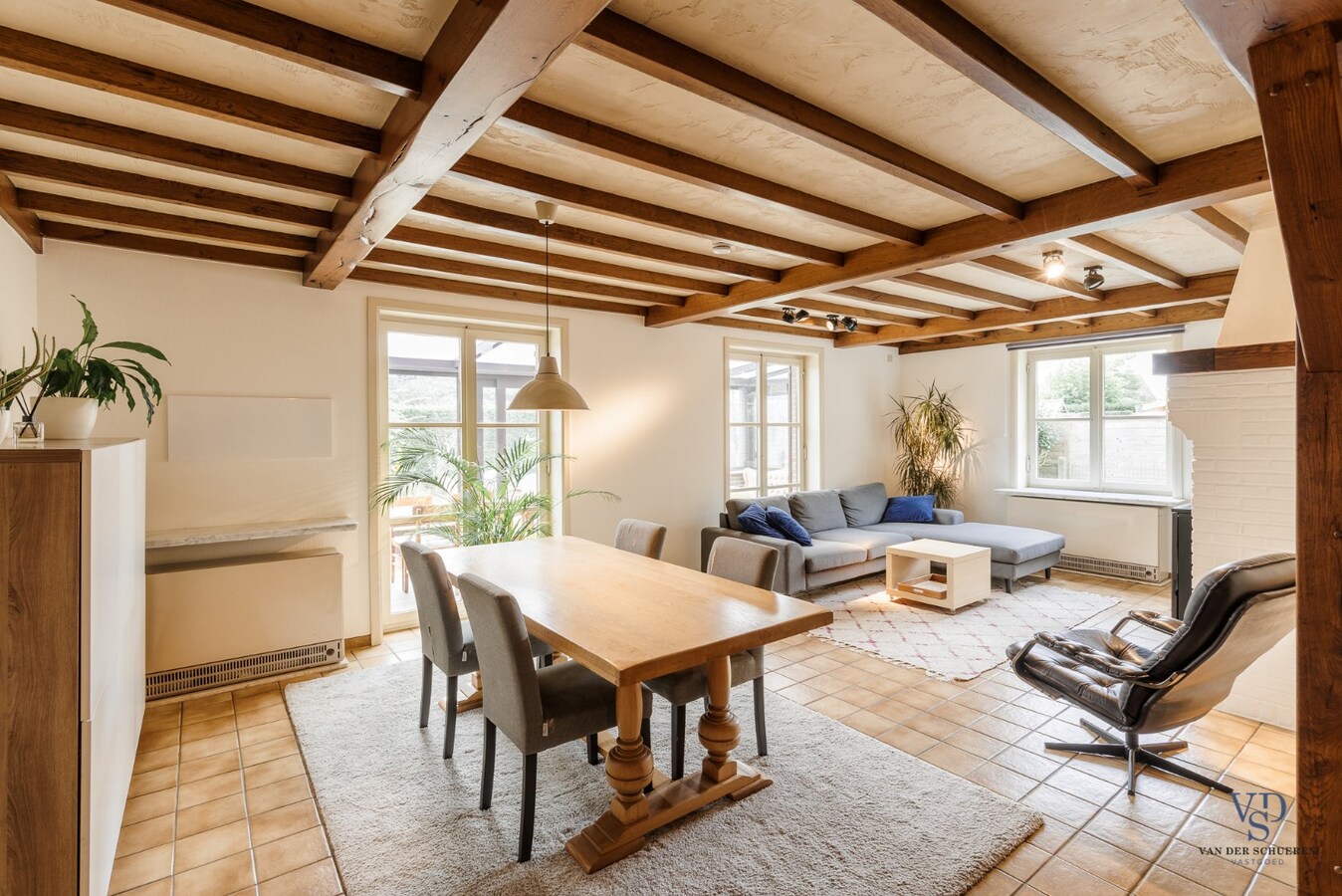 Bijzonder ruime (295m²) gezinswoning in Asper 