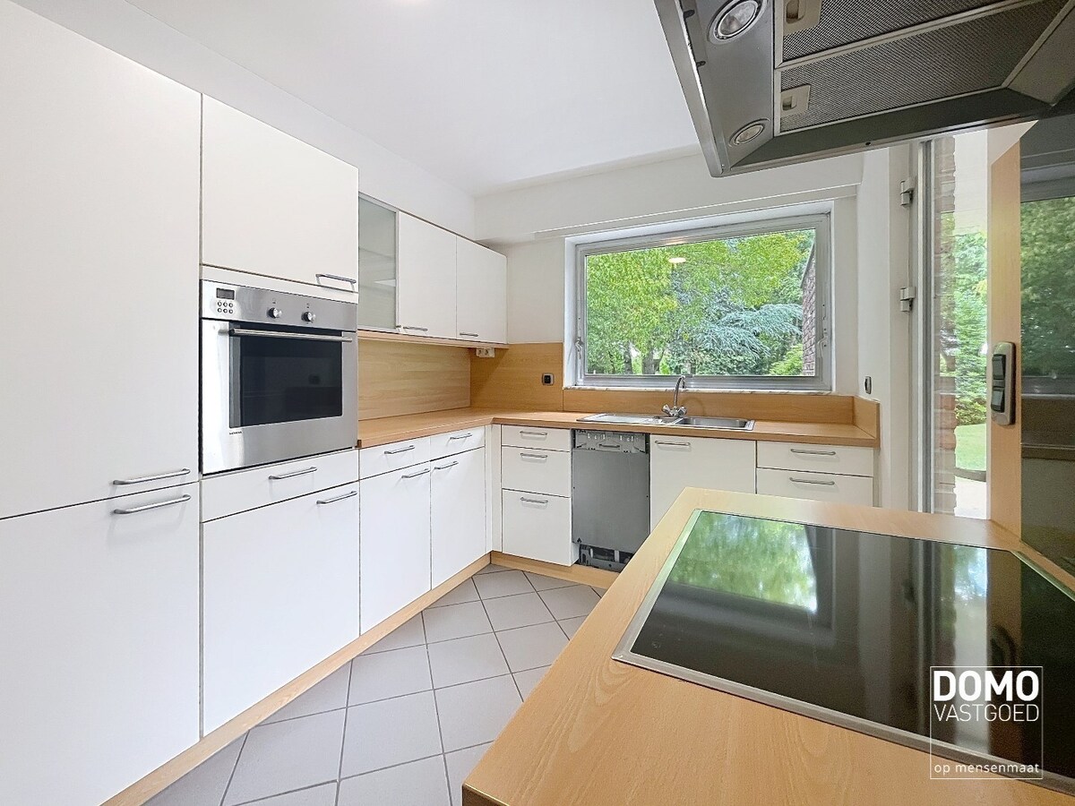 Open bebouwing met karakter, ruimte en tuin op topligging te Schulen 