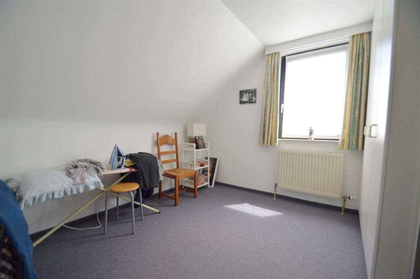 Gezinswoning met grote tuin, oprit &amp; garage - Ramskapelle 