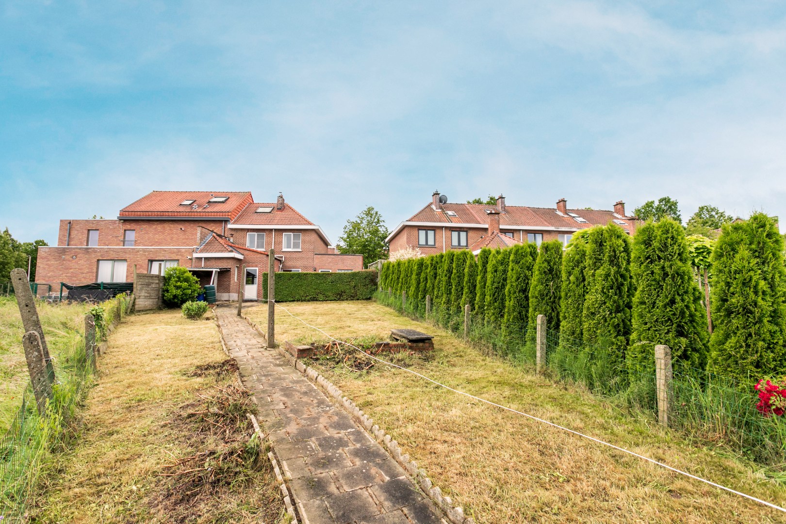 Te renoveren woning met 3 slpk te Buizingen 