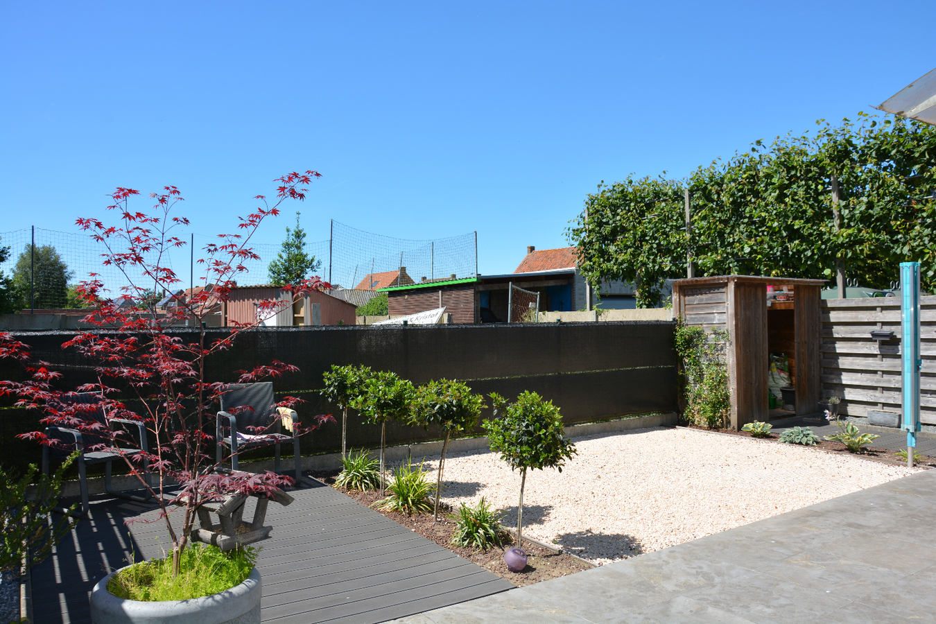 Instapklare woning met garage in centrum Zerkegem 